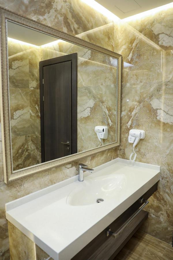 Bourbon Boutique Hotel Yerevan Ngoại thất bức ảnh